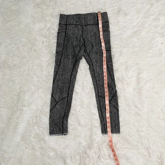 Women Lululemon Tight Stuff Tight II (25") Salt Alpine White Black Size 6 - Picture 8 of 12